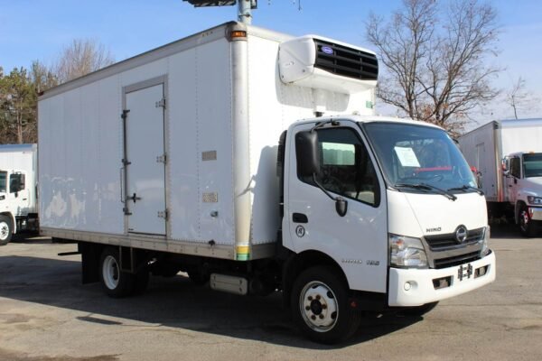 16' Cube Truck for Sale